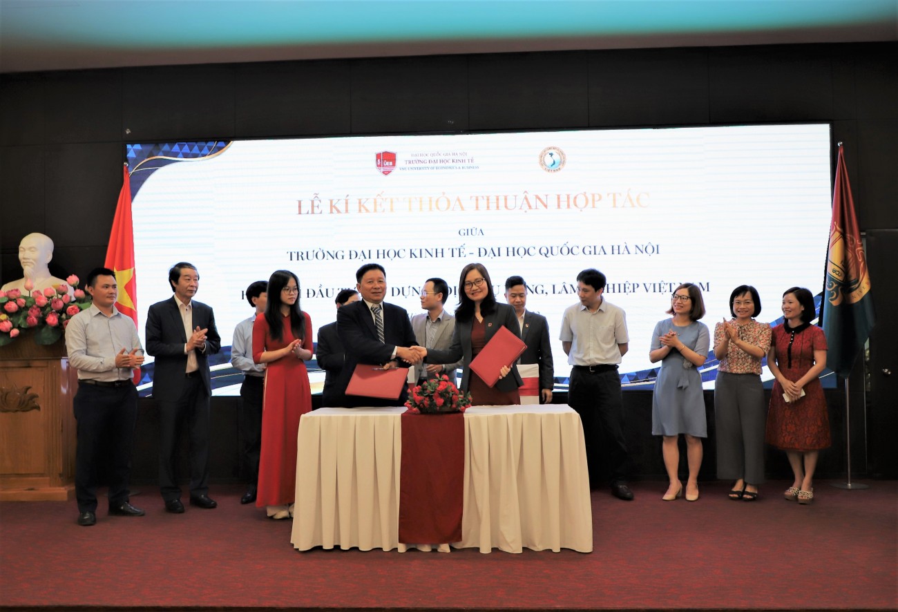 Hiệp hội Đầu tư, Xây dựng – Dịch vụ Nông, lâm nghiệp Việt Nam và Đại học Kinh tế ký kết hợp tác