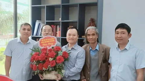 Ra mắt Chi bộ Viện Kinh tế xã hội Việt Nam và Thế giới
